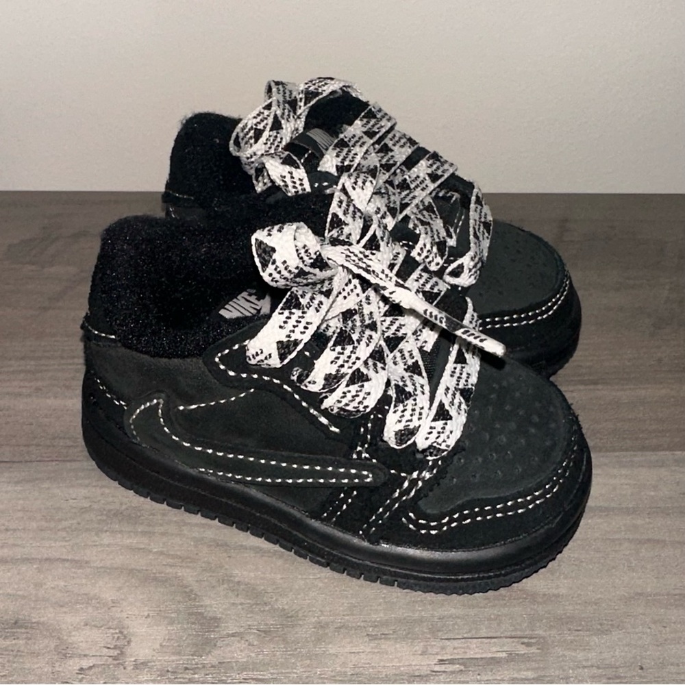 Travis Scott x Air Jordan 1 Low